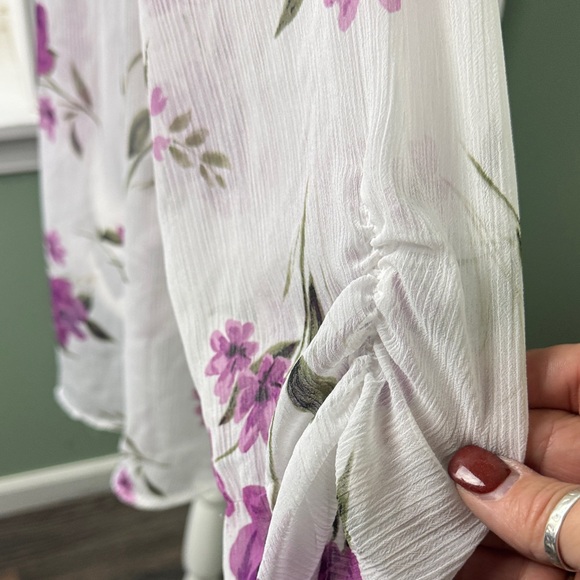 Torrid Purple and White Floral Blouse size 1 - Picture 7 of 7